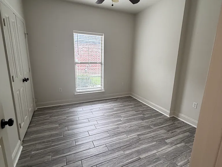 3001 Northbank Dr — Photo 24