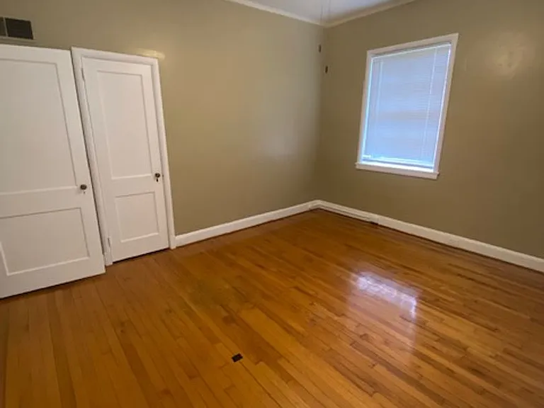127 S Harden Street — Photo 19