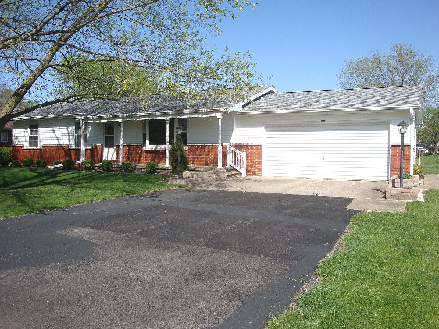 529 N 4th St, Cissna Park, IL 60924 Zillow