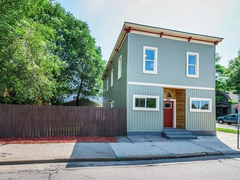 2401 University Ave NE — Photo 22