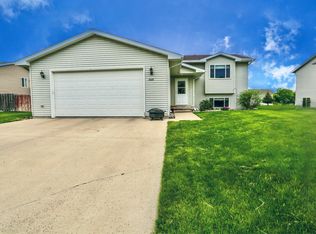 1020 13th Ave SW, Aberdeen, SD 57401
