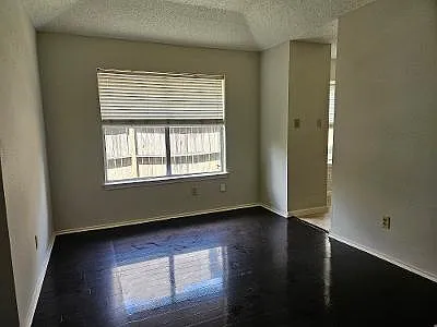 9122 Kirkleigh St — Photo 11
