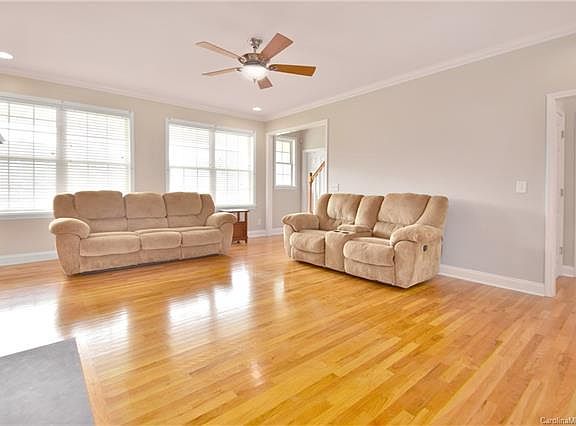 5th image of 1134 N Devonpark Pl