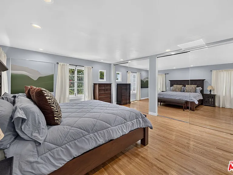 1221 Edris Dr — Photo 24
