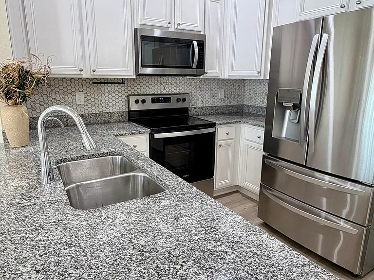 7520 Shadow Lake Dr — Photo 10