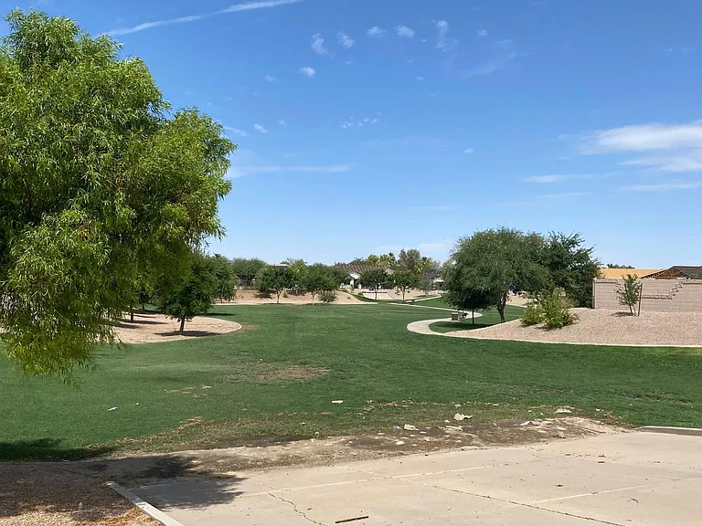 560 E Cactus Wren Dr — Photo 37