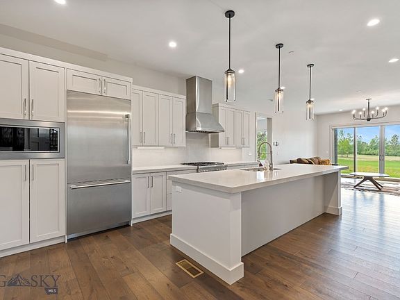 5th image of 89 Balmoral Trl #B