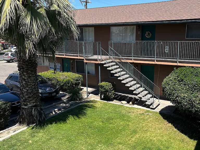 421 Kaweah St #B — Photo 1
