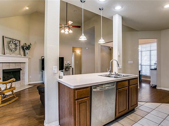 5th image of 529 Clancy Ln