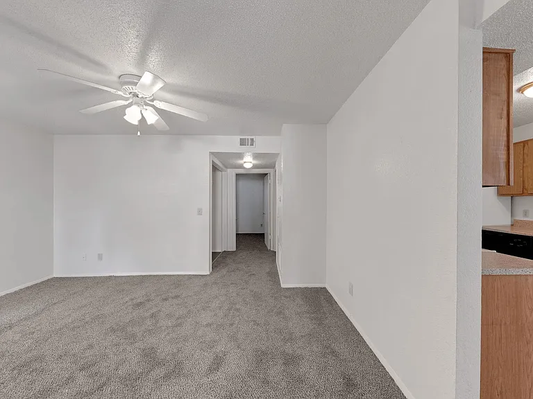 2 Emerald Way — Photo 10