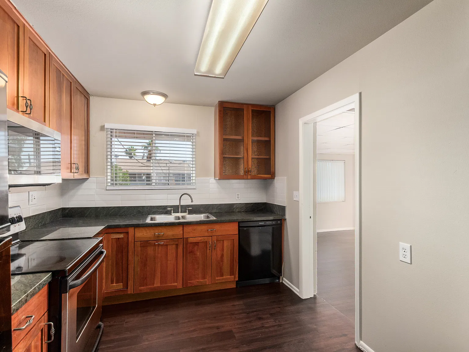 2 bed, 1232 sqft, $1,295 — Photo 4