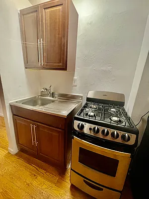 Rented by R New York | media 23