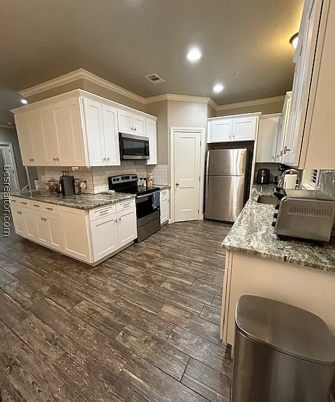 604 Clay St — Photo 10