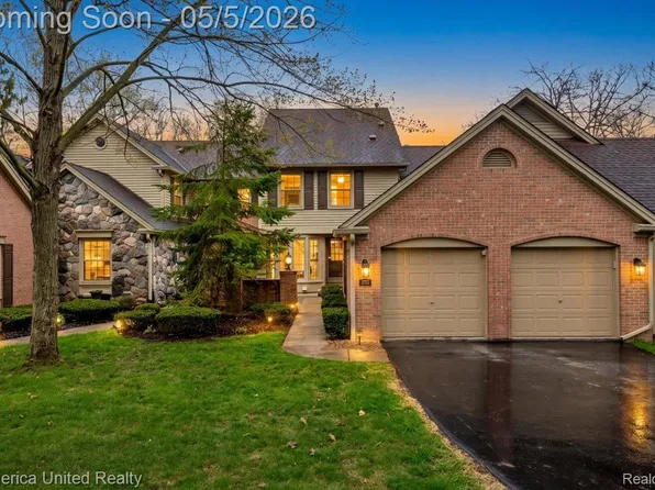 4605 Golf View Dr, Brighton, MI 48116