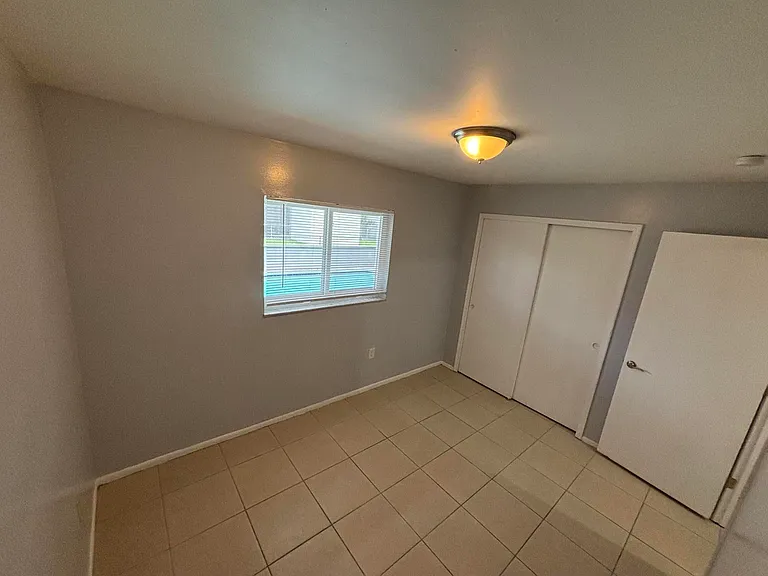 11421 NW 39th Pl — Photo 14