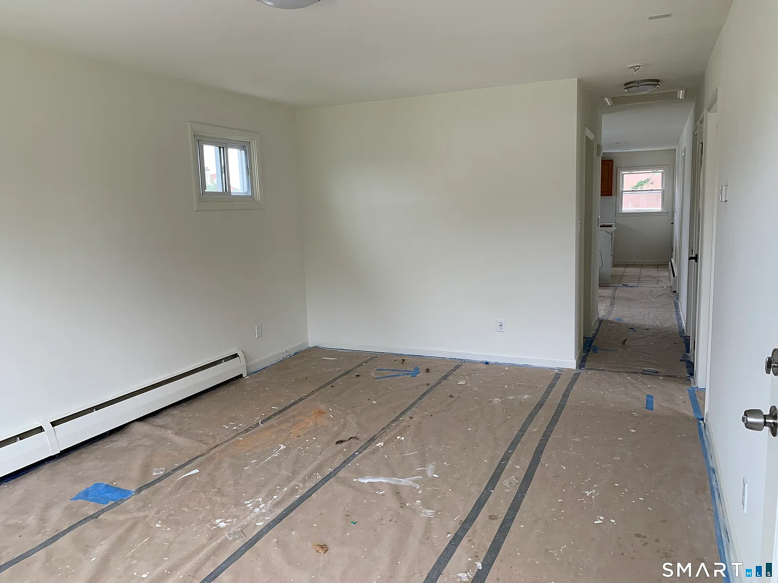 3 bed, 1.0 bath, 1152 sqft, $2,100 — Photo 4