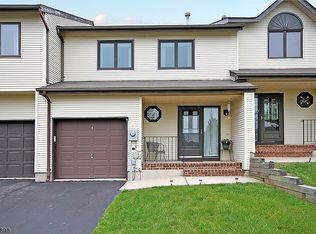 4 Maple Ct, Flemington, NJ 08822