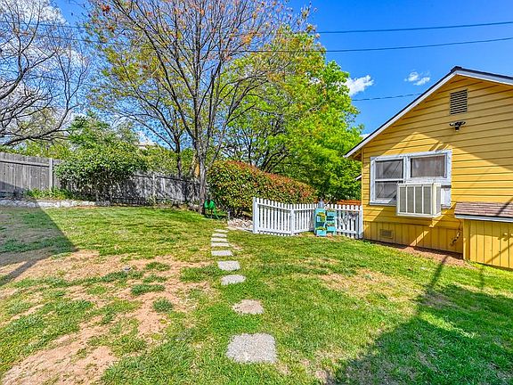 4th image of 1373 Lincoln Way