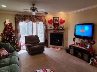 2904 Falcon Ct, Mays Landing, NJ 08330