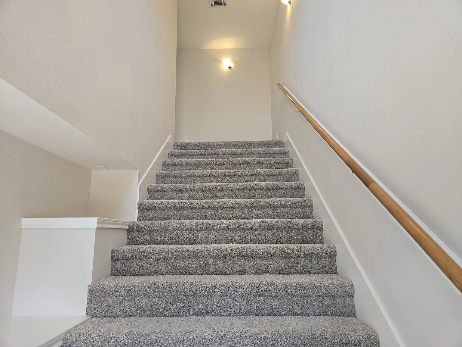 2 bed, 1365 sqft, $1,430 — Photo 2