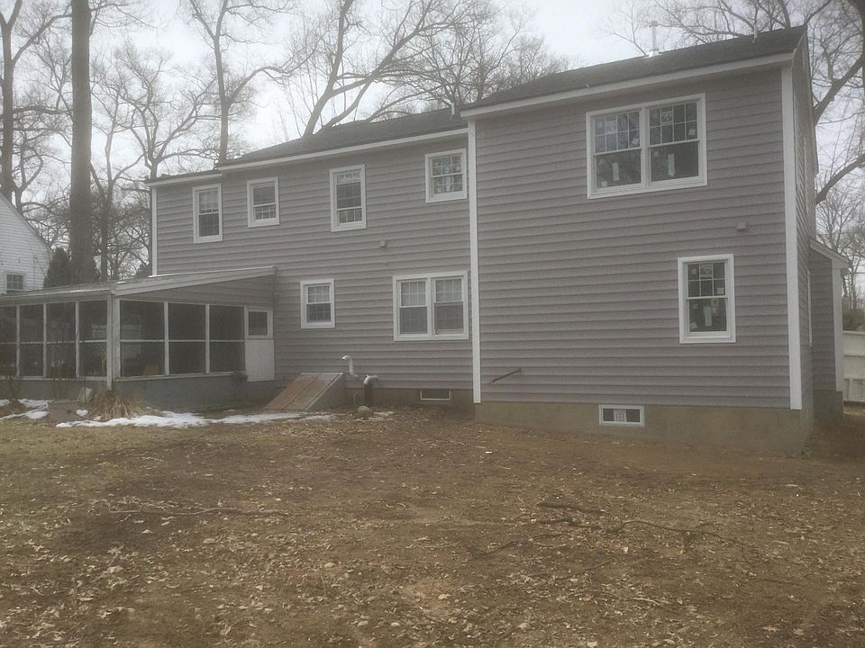 2nd image of 23 Colonial Rd