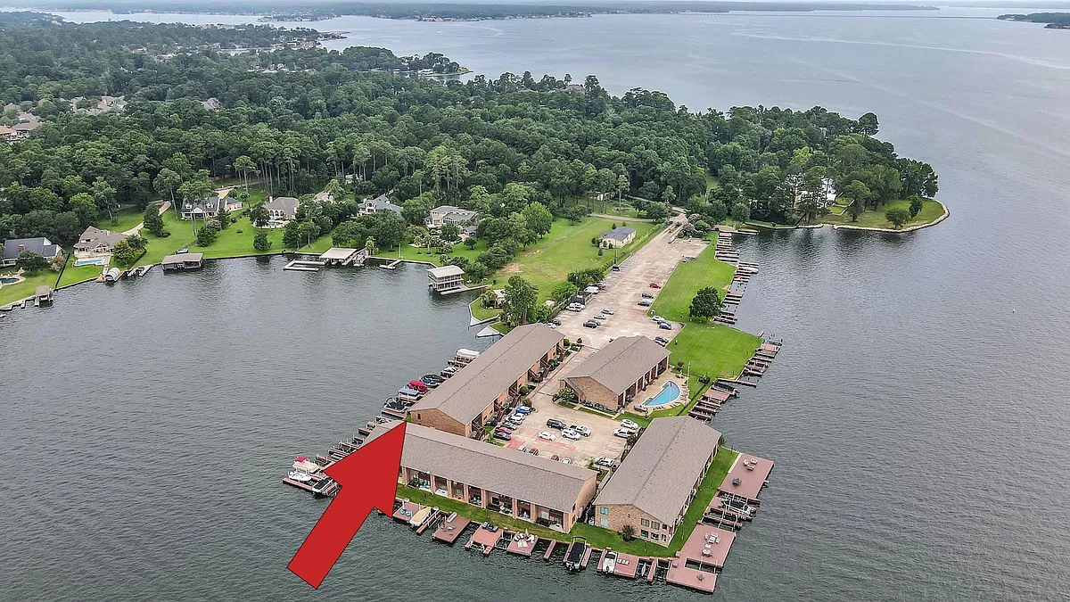 Building Photo - 801 River Rd #123F