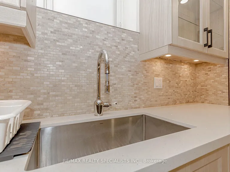 2535 Raglan Ct #LOWER — Photo 19