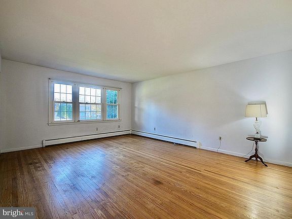 3rd image of 113 W Knowlton Rd