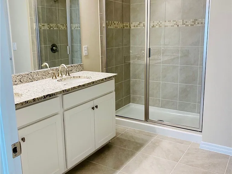 3076 Royal Gardens Ave — Photo 4