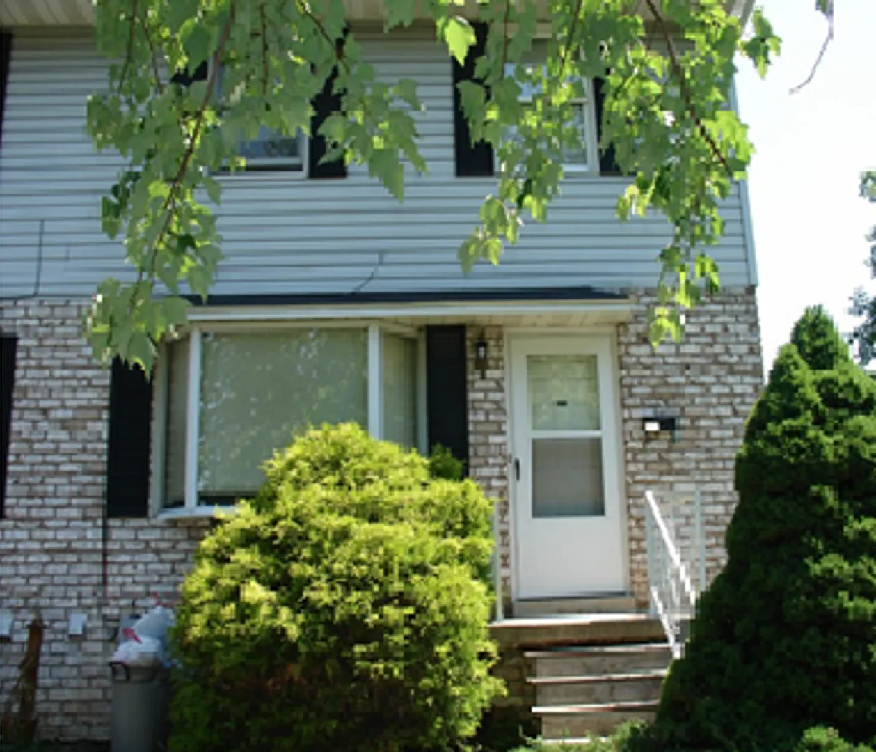 Town Home in Glen Rock Borough — Photo 1