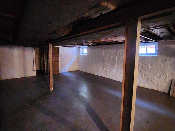 5th image of 8730 Park Ln