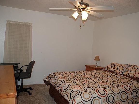 5th image of 220 SE Valare Ln #A&b