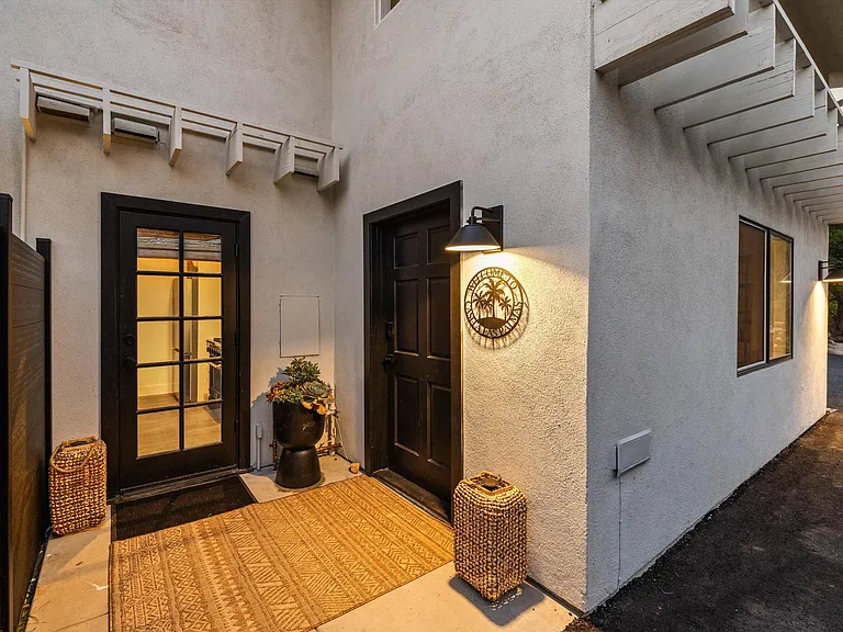 1378 Sycamore Canyon Rd — Photo 42
