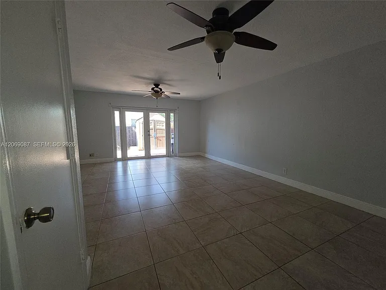 12025 S Las Palmas Dr #12025 — Photo 10