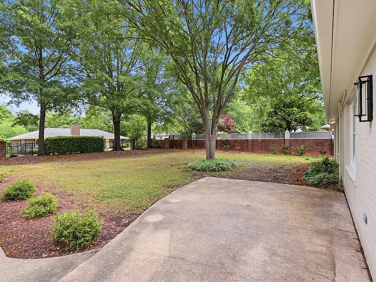 300 Kimberly Dr — Photo 23