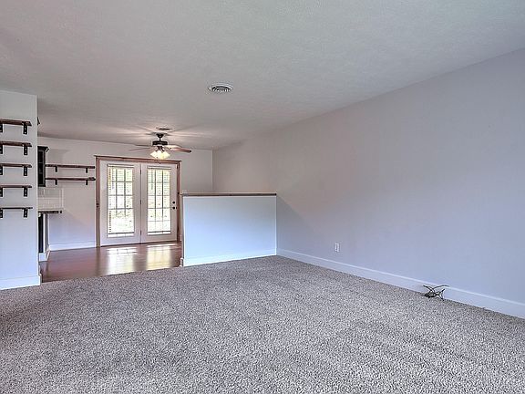5th image of 605 Kerry Ct