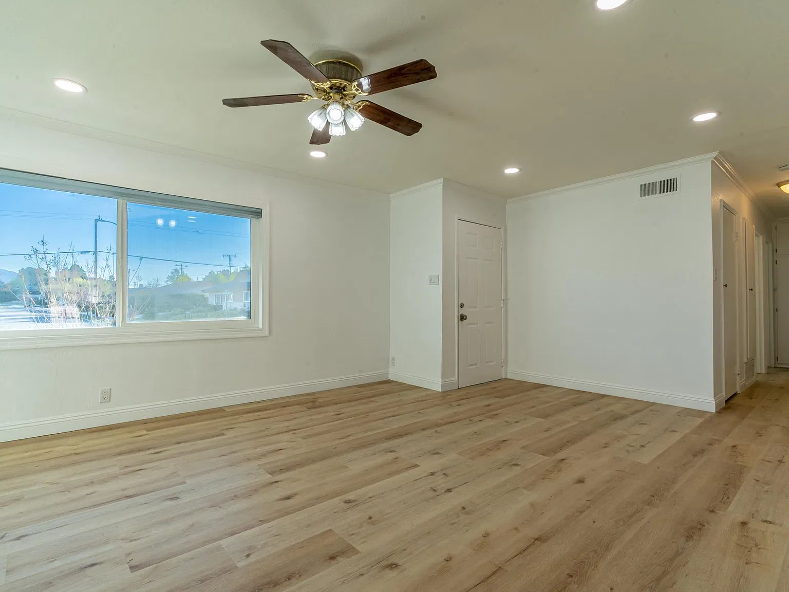 3 bed, 1529 sqft, $4,350 — Photo 2