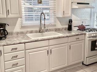 9352 E Natti Crow Rd, Syracuse, IN 46567