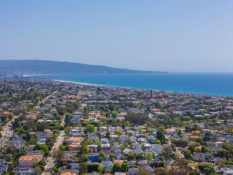 762 Rosecrans Ave — Photo 50
