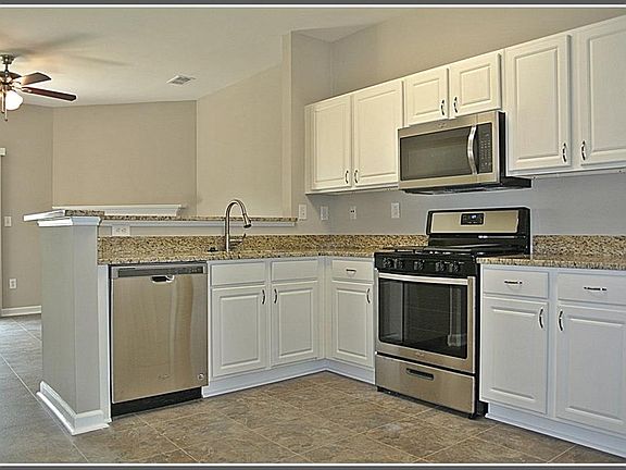 4th image of 1519 Cove Creek Cir