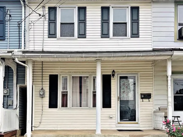 28 W Smith St, Topton, PA 19562