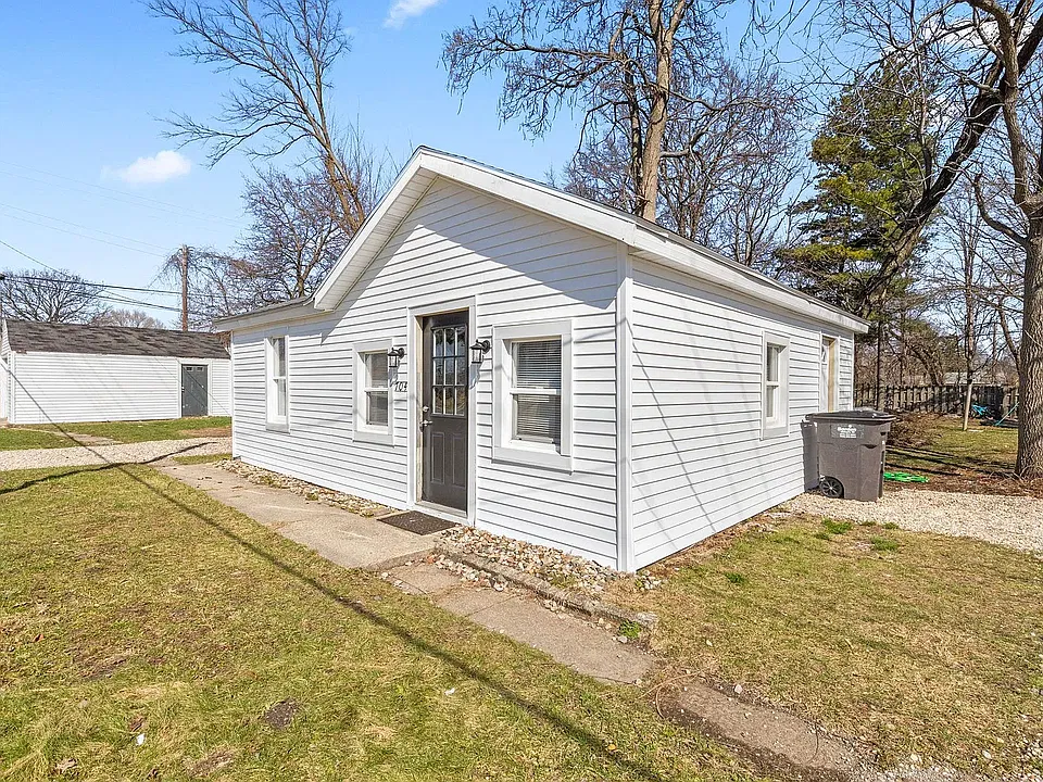 704 N West Blvd