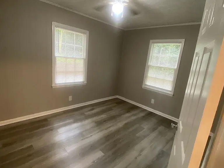 27 Stuart Dr — Photo 5