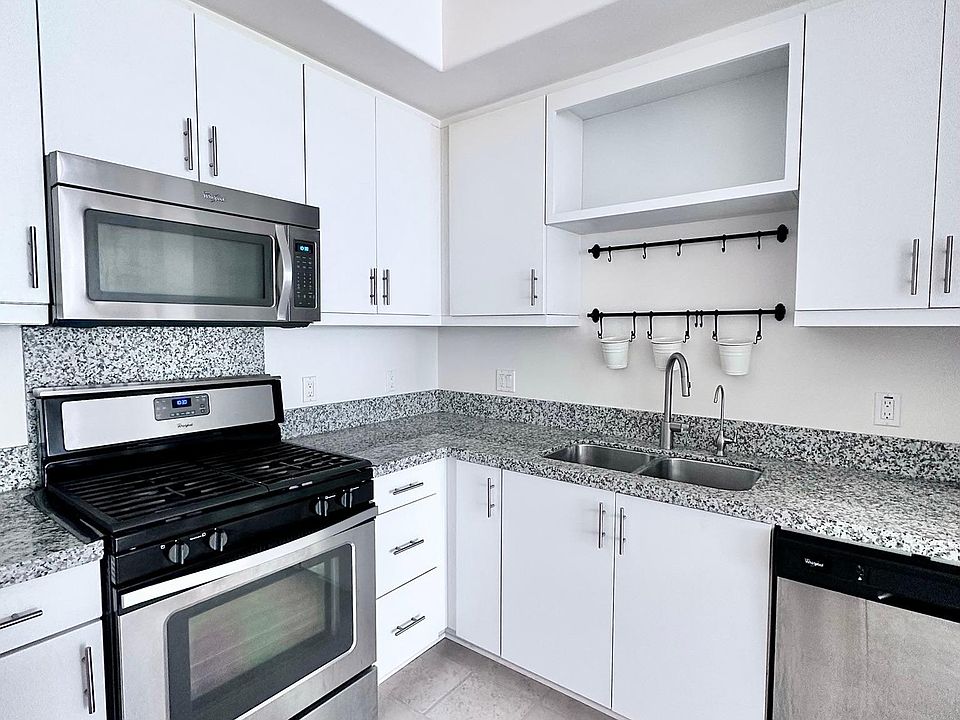 1st image of 415 S Anaheim Blvd Unit 2