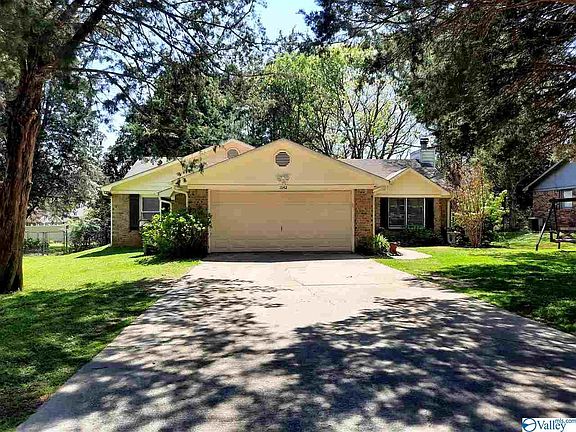 2nd image of 1042 Branscomb Cir SE
