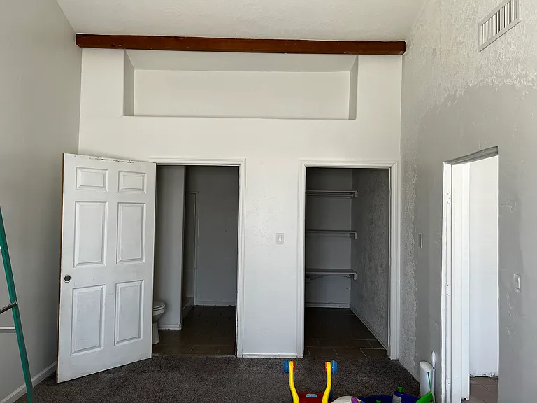 1030 Joy Ln — Photo 9