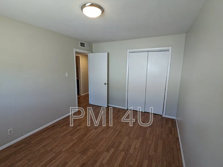 12409 Manitoba Dr NE #B — Photo 32