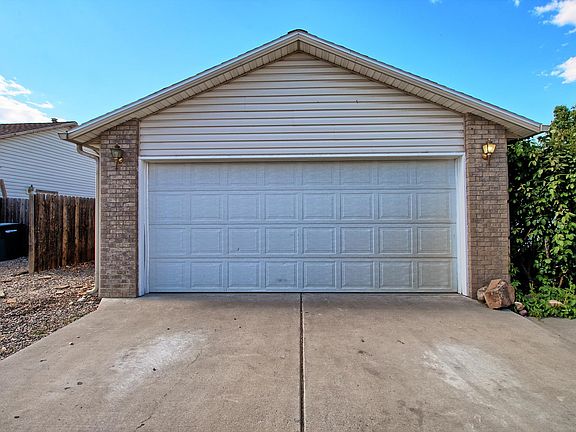 4th image of 2995 Summerbrook Dr