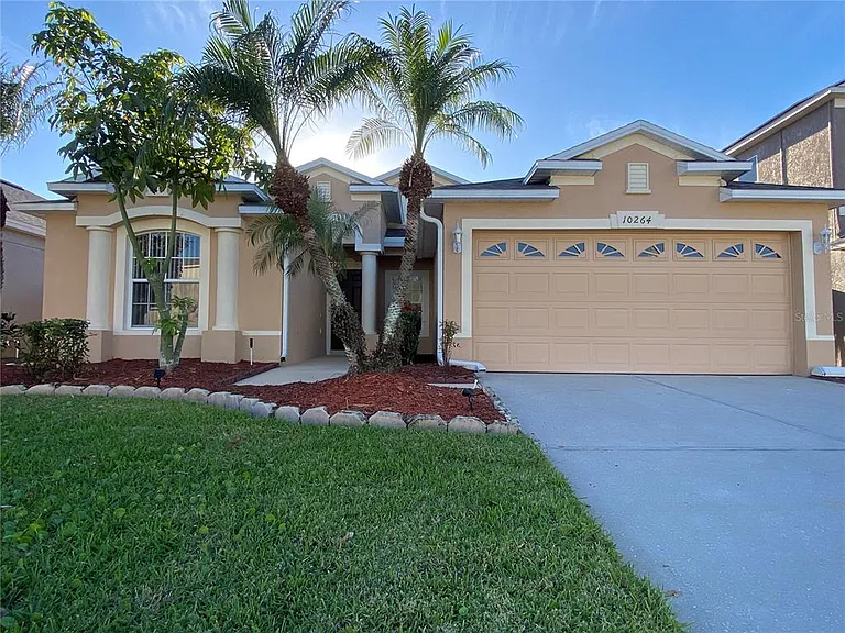 10264 Oak Crest Rd — Photo 1
