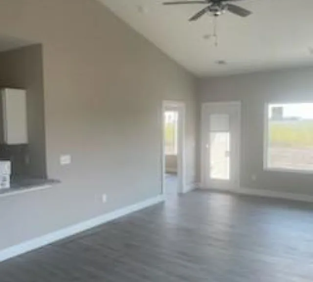 5218 N Cypress St — Photo 6